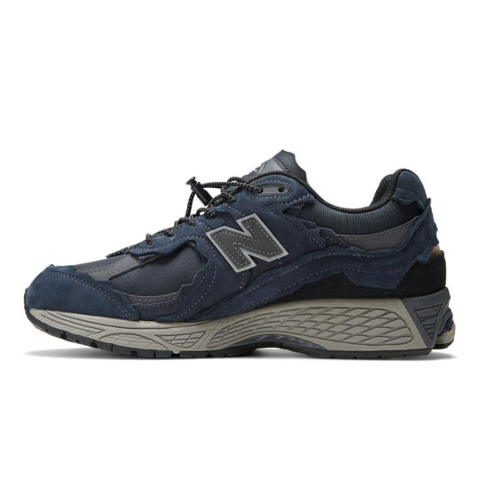 NEW BALANCE 2002R NAVY BLUE